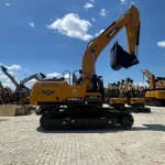 SY305C LC iş makinesi toprak taşıma işlemi